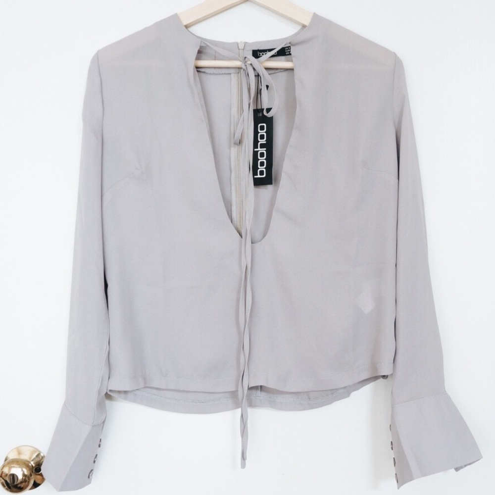 NWT Open toe-front blouse